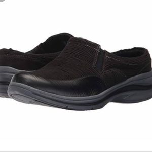 Dr. Scholl’s Wanderess Slip Ons